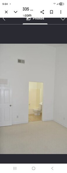 Building Photo - 335 E Plymouth St