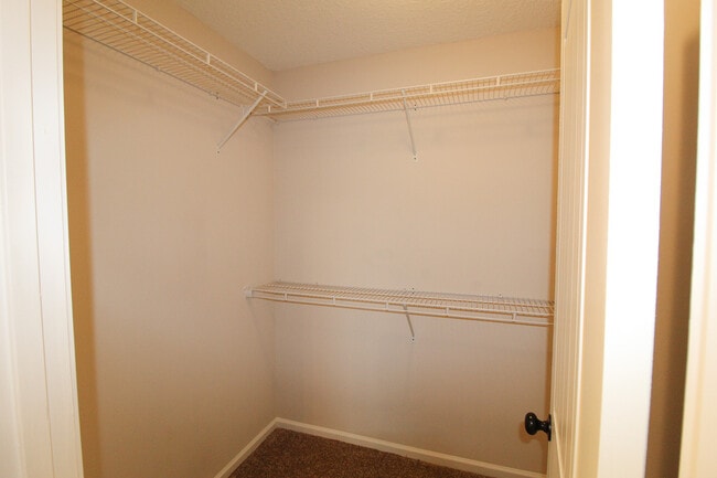 Building Photo - 432 Andover Dr