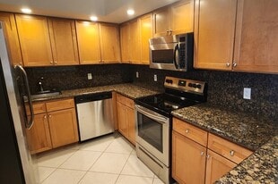 Building Photo - 5600 Collins Ave
