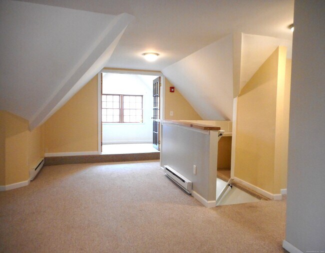 Building Photo - 22 Ingraham St
