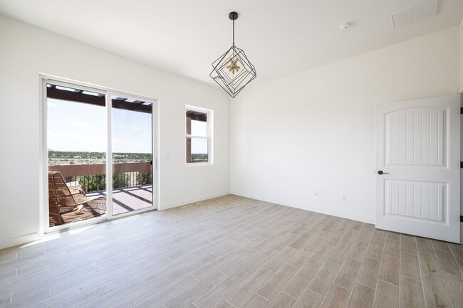 Building Photo - Stunning 3-Bedroom Home with Mountain Views in Tessera