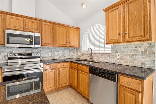 Building Photo - 5114 Spring Brook Dr