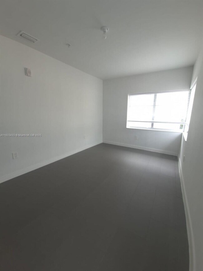 Building Photo - 1211 Euclid Ave