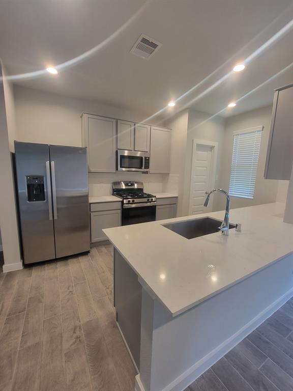 Building Photo - 2615 Village Side Trl