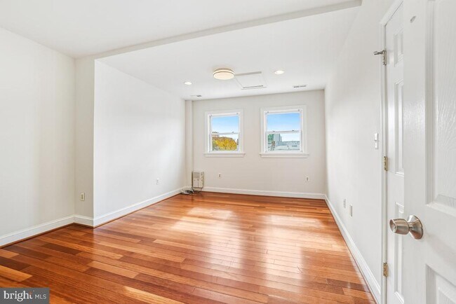 Building Photo - 1949 H St NE