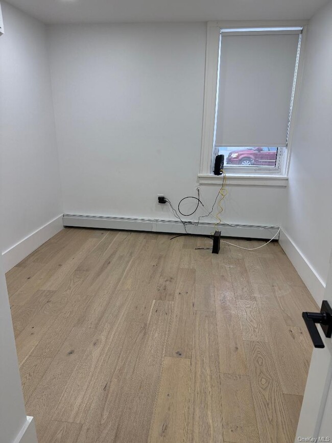 Building Photo - 39-39 Crescent St