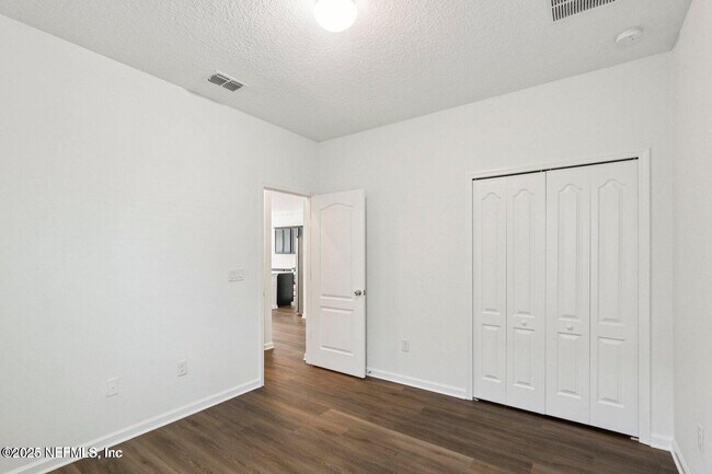 Building Photo - 134 River Mist Dr
