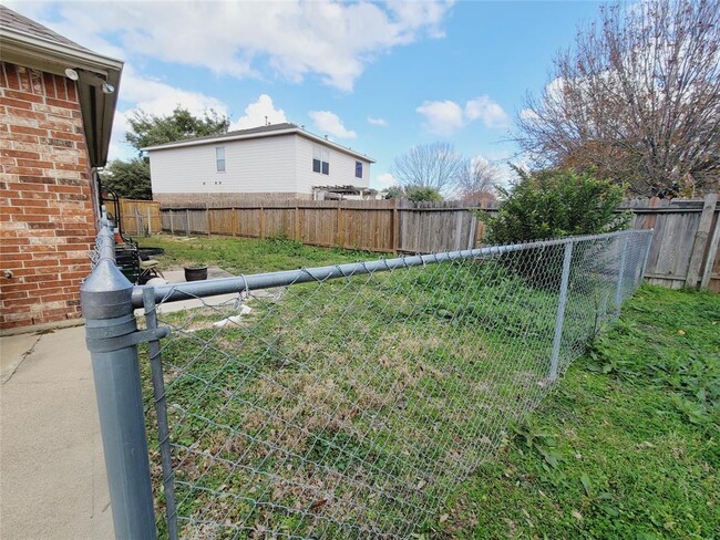 Building Photo - 15635 Kentwater Ct