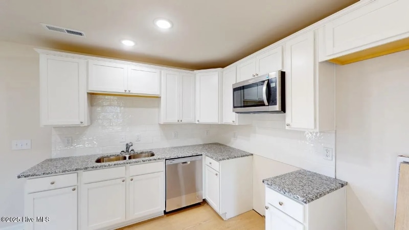Building Photo - 108 Sandy Springs Dr
