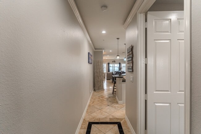 Building Photo - 7039 Kingston Cove Ln