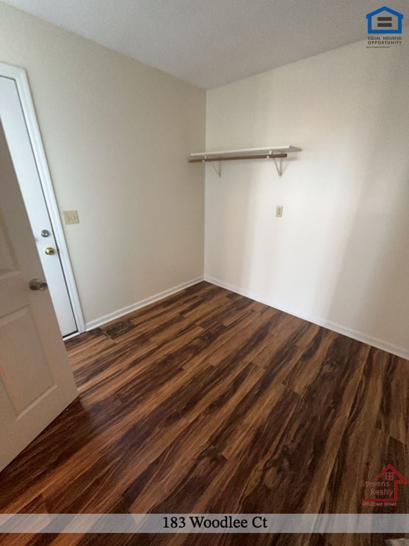 Building Photo - 183 Woodlee Ct