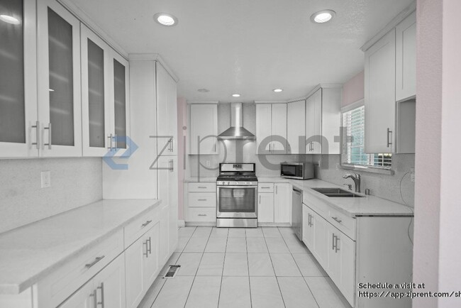 Building Photo - 1488 Gilbert Ave