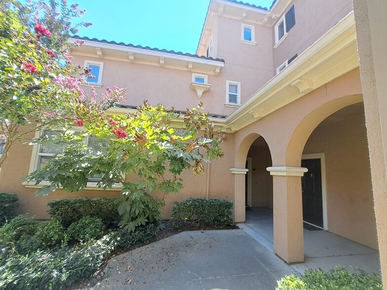 Building Photo - 4800 Westlake Pky