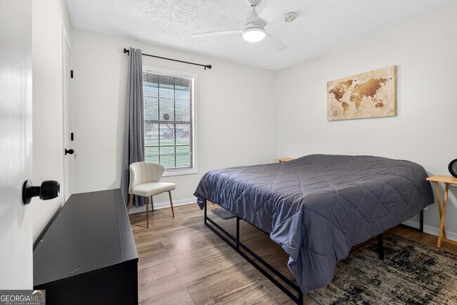 Building Photo - 11525 Matthews Trail