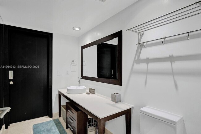 Building Photo - 465 Brickell Ave