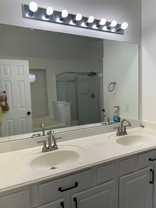 Building Photo - 11158 Riverbank Ridge Ln