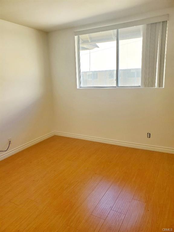 Guest bedroom - 14141 Dickens St