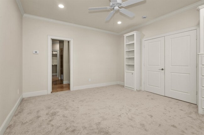 Building Photo - 2101 Elmen St