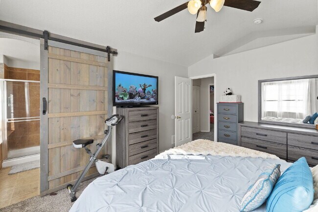 Building Photo - Bright & Spacious 4-Bedroom Home with Open-Concept Living, Fenced Yard & 2-Car Garage