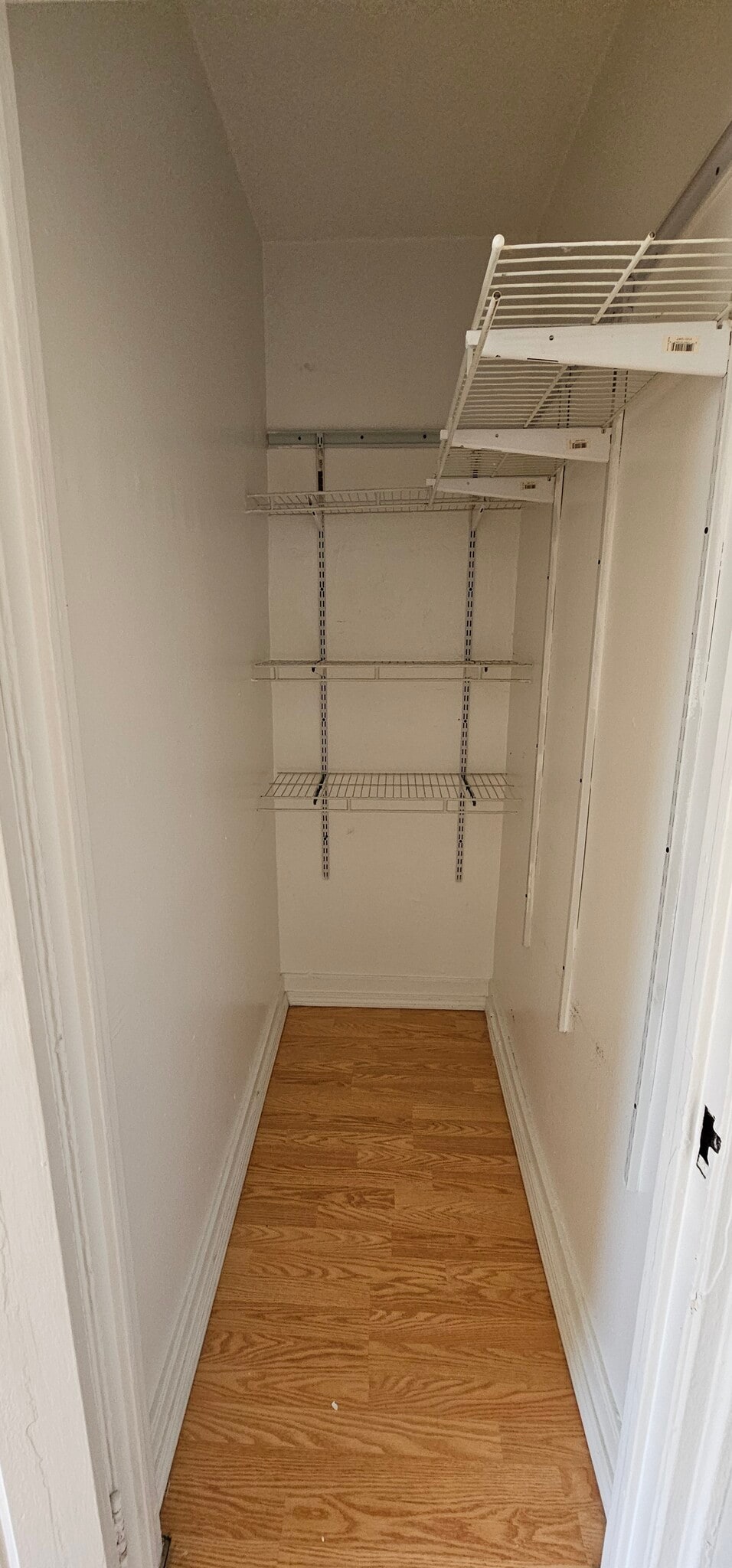 Building Photo - 429 W Wellington Ave