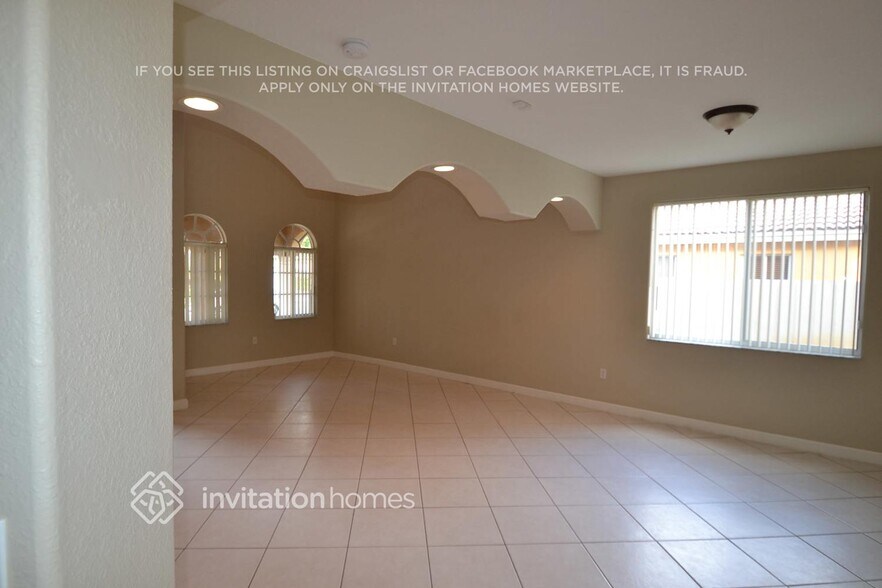 Building Photo - 13100 SW 54th Ct