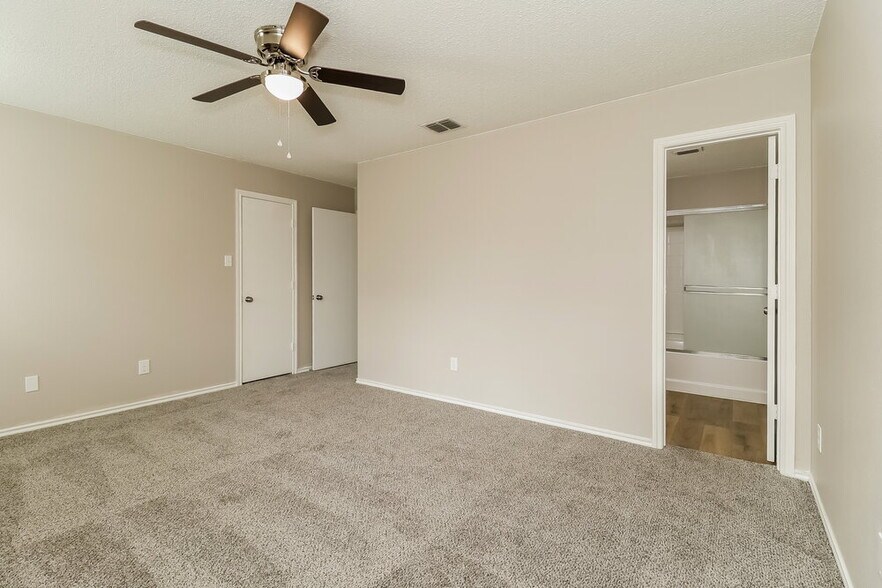 Building Photo - 517 Riverflat Dr