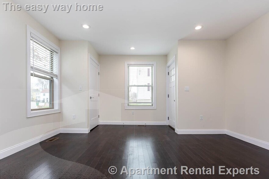 Building Photo - 476 Fulton St