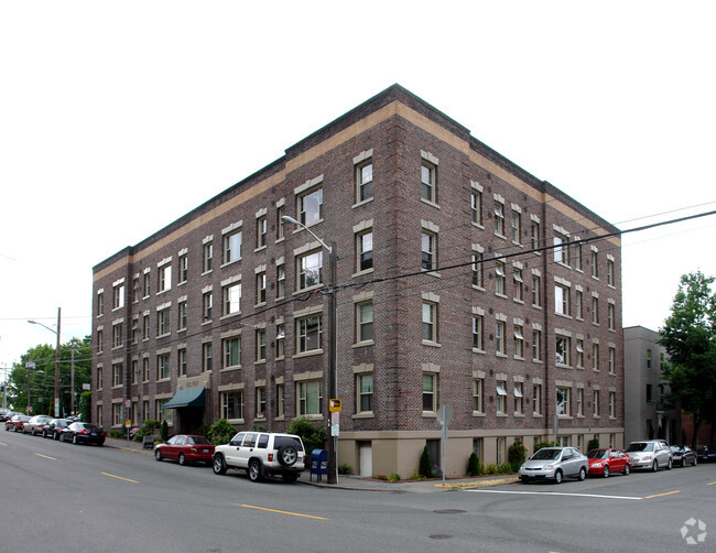 Building Photo - Del Roy Apartments