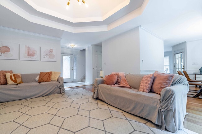 Building Photo - 630 Georgian Hills Dr