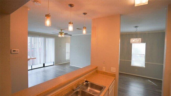 Building Photo - 14550 Fonmeadow Dr