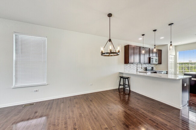 Building Photo - 598 Station Park Cir