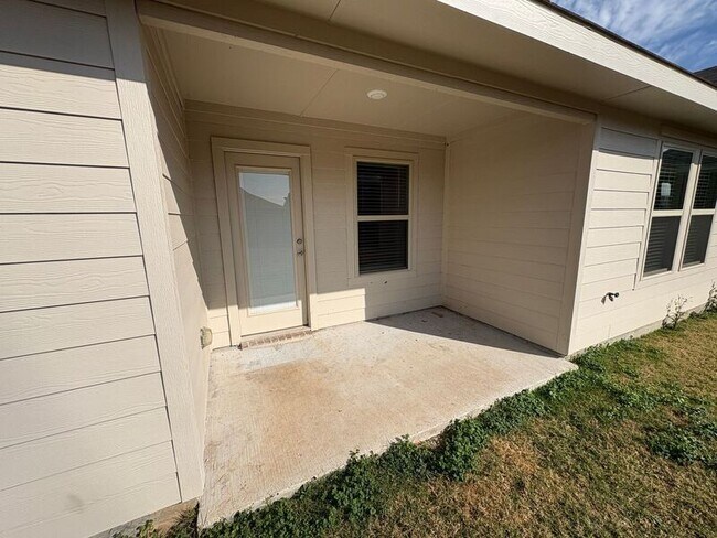 Building Photo - 1221 Acacia Dr