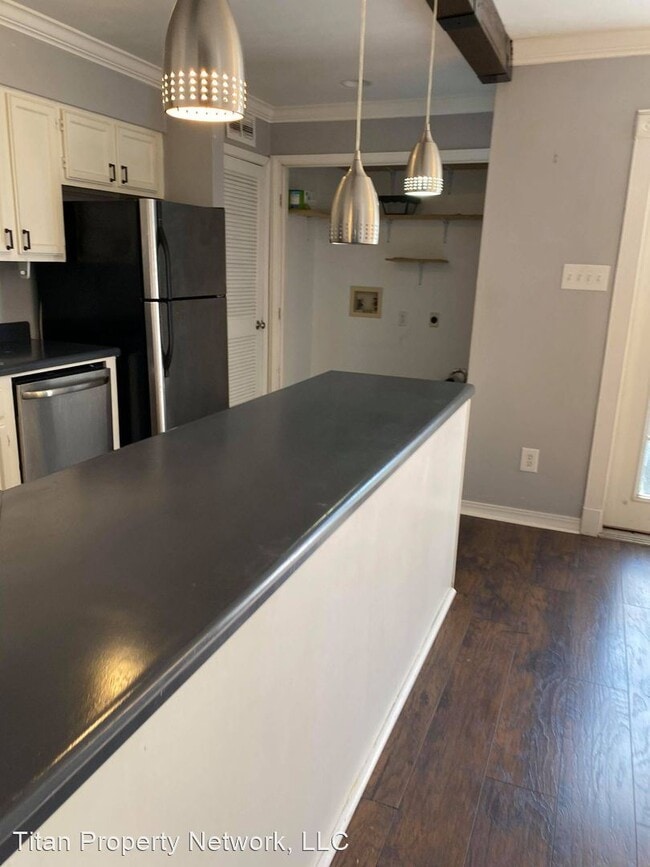 Building Photo - 2 br, 2 bath House - 7304 Fern Ave #19