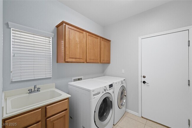Building Photo - 5771 Alfano Ave