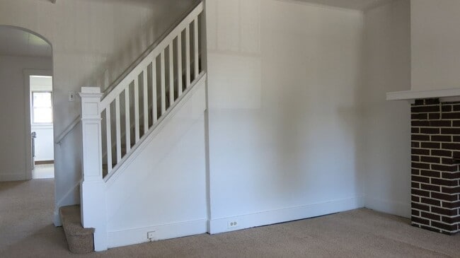 Building Photo - Charming Two-Bedroom Apartment in the Heart of Morningside!