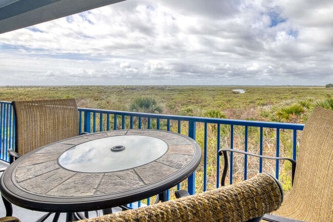 Building Photo - Beautiful Ocean Walk Condo