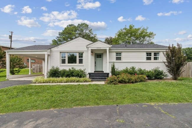 Primary Photo - 2503 Merry Oaks Dr