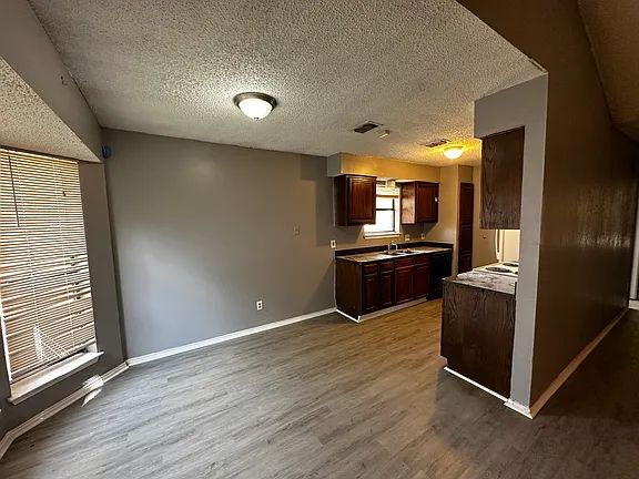 Building Photo - "Charming 3-Bedroom Haven with 2 Full Baths in Everman, TX - 1398 Sq Ft of Comfort!"