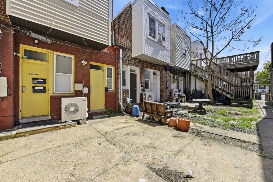 Building Photo - 4 Gay St