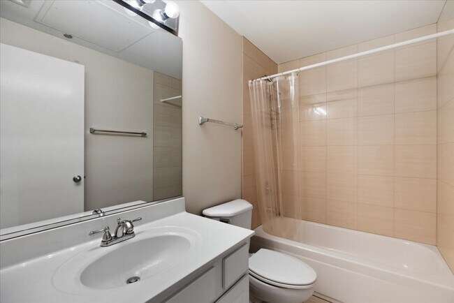 Building Photo - 208 W Washington St