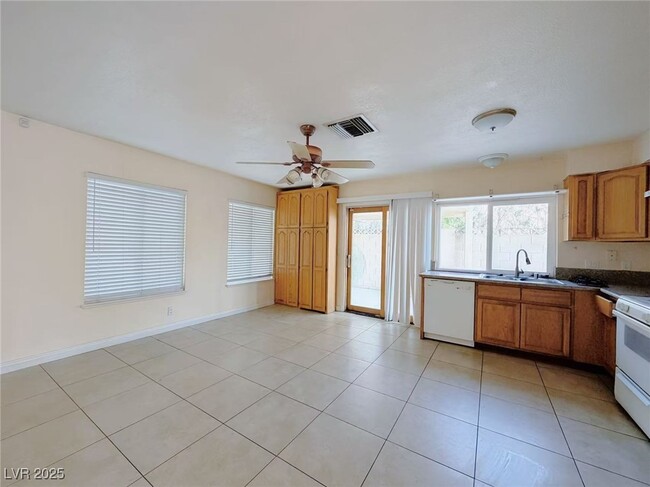 Building Photo - 6388 Mockingbird Ln