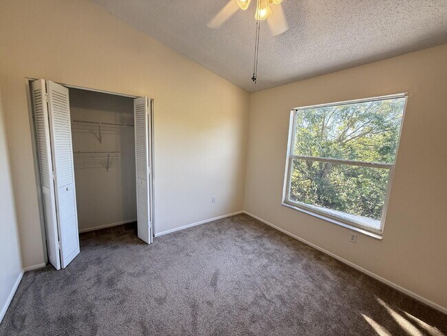 Building Photo - Beautifully remodeled 6 bedroom - 3 bath home in Summerfield Village