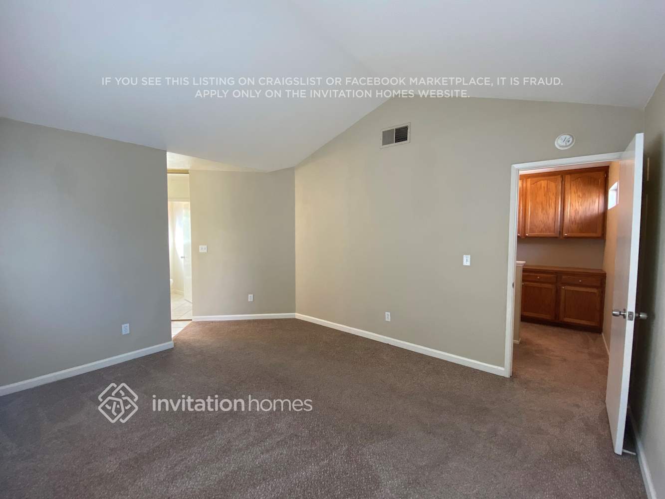 Building Photo - 327 Parkside Dr