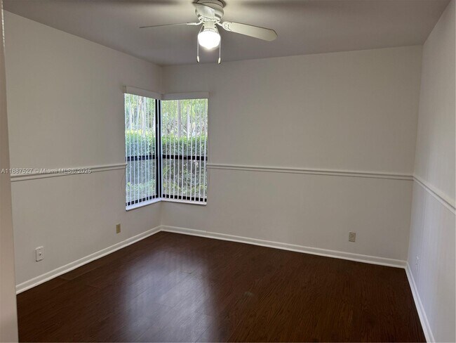 Building Photo - 3929 Carambola Cir N