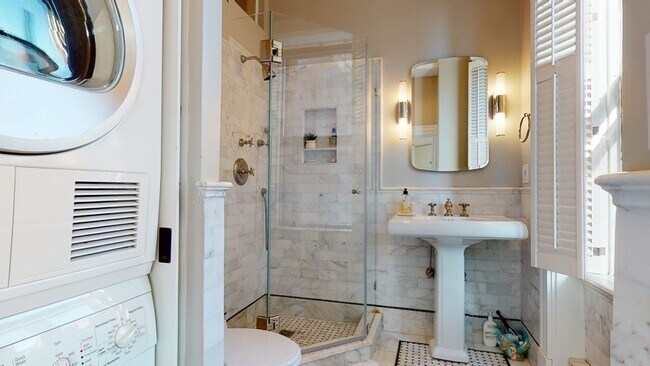 Building Photo - 295-297-297 Beacon St