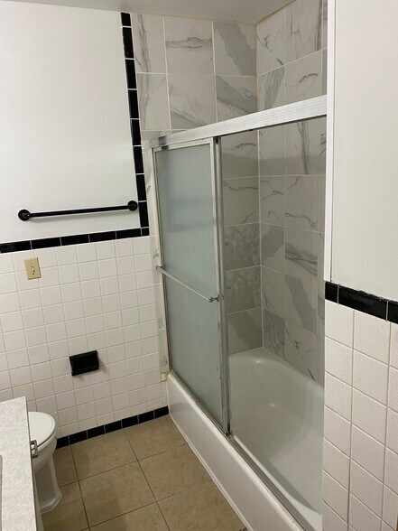 Shower - 3114 S 44th St