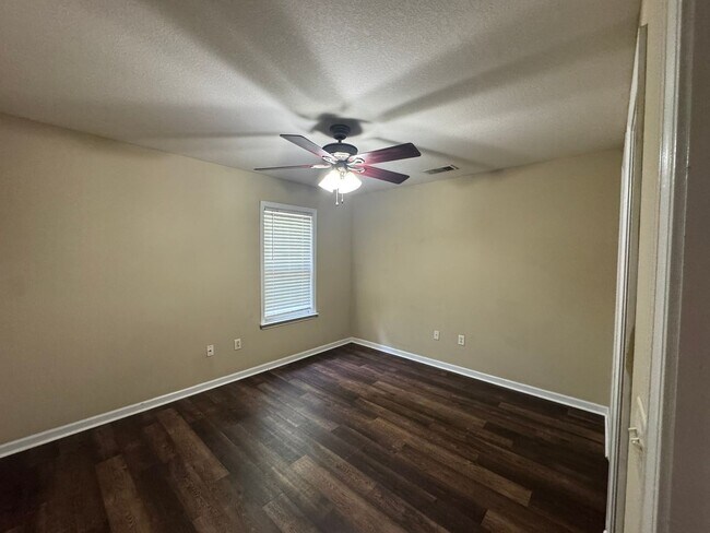 Building Photo - 5601 Landings Pkwy