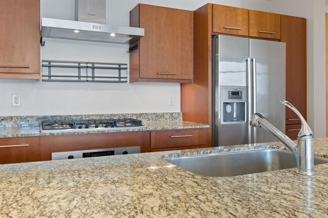 Building Photo - 210 Lee Barton Dr