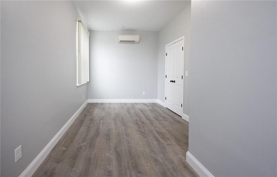 Building Photo - 6899 Post Rd