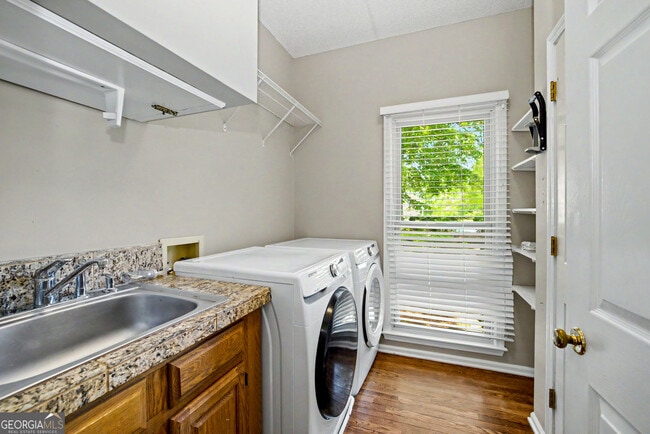 Building Photo - 1018 Pleasance Grove